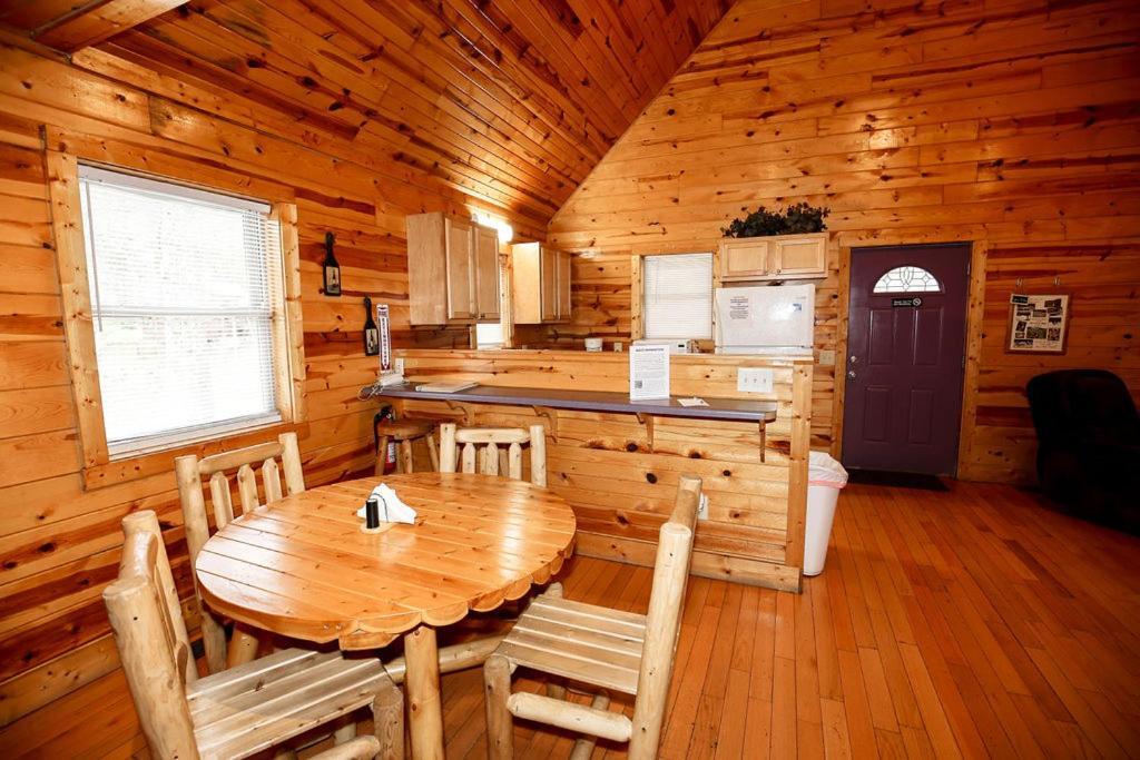 The Cabins At Pine Haven - Beckley Beaver Luaran gambar