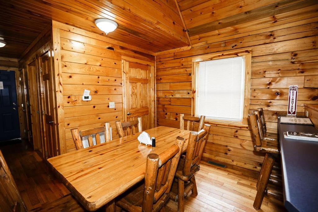 The Cabins At Pine Haven - Beckley Beaver Luaran gambar